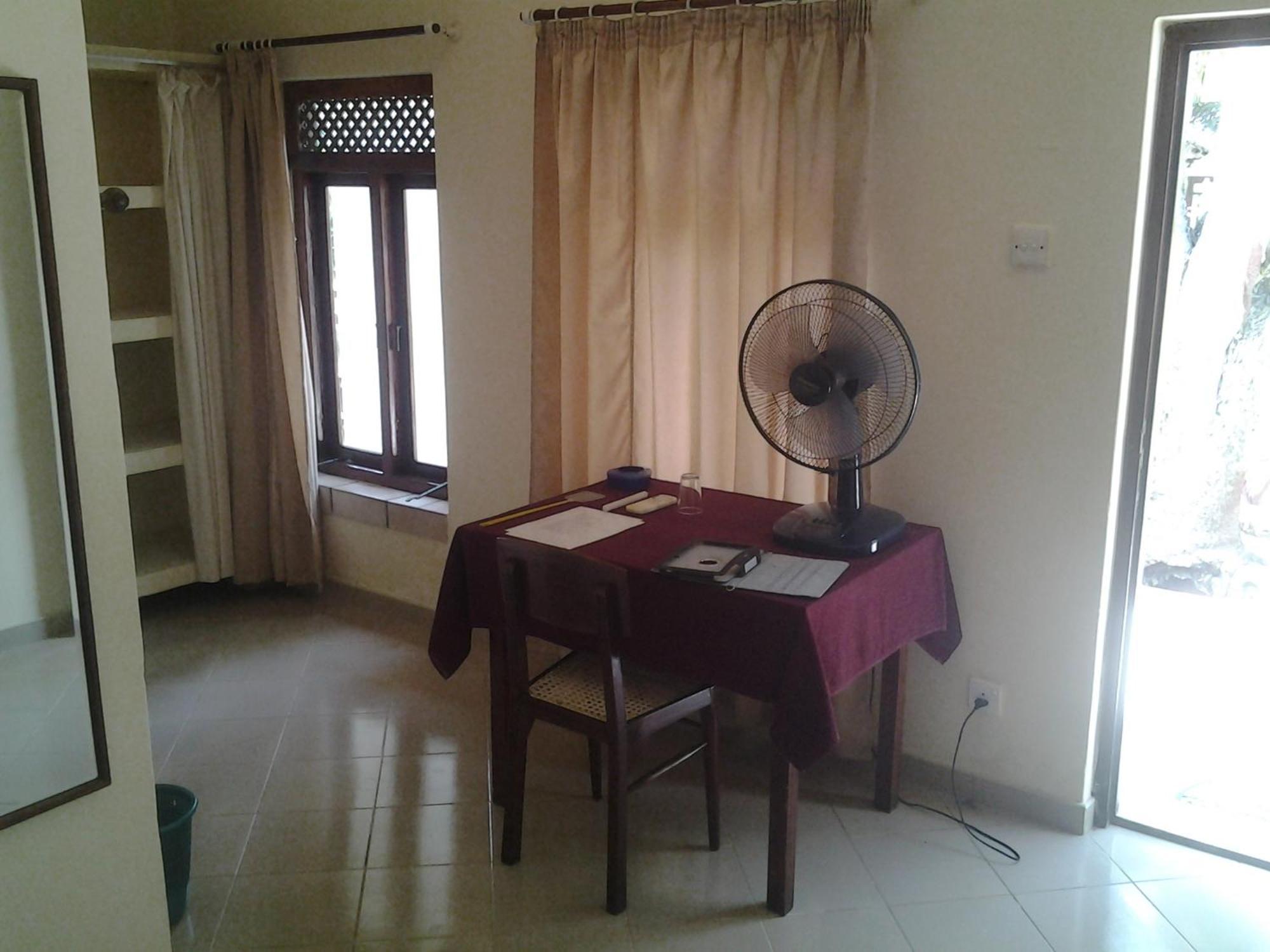 Tandem Guesthouse Hikkaduwa Kamer foto