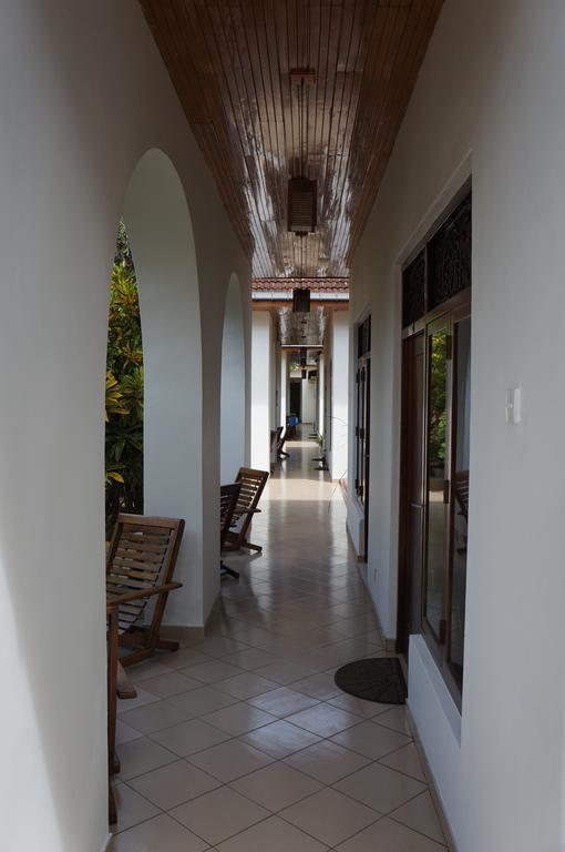Tandem Guesthouse Hikkaduwa Buitenkant foto