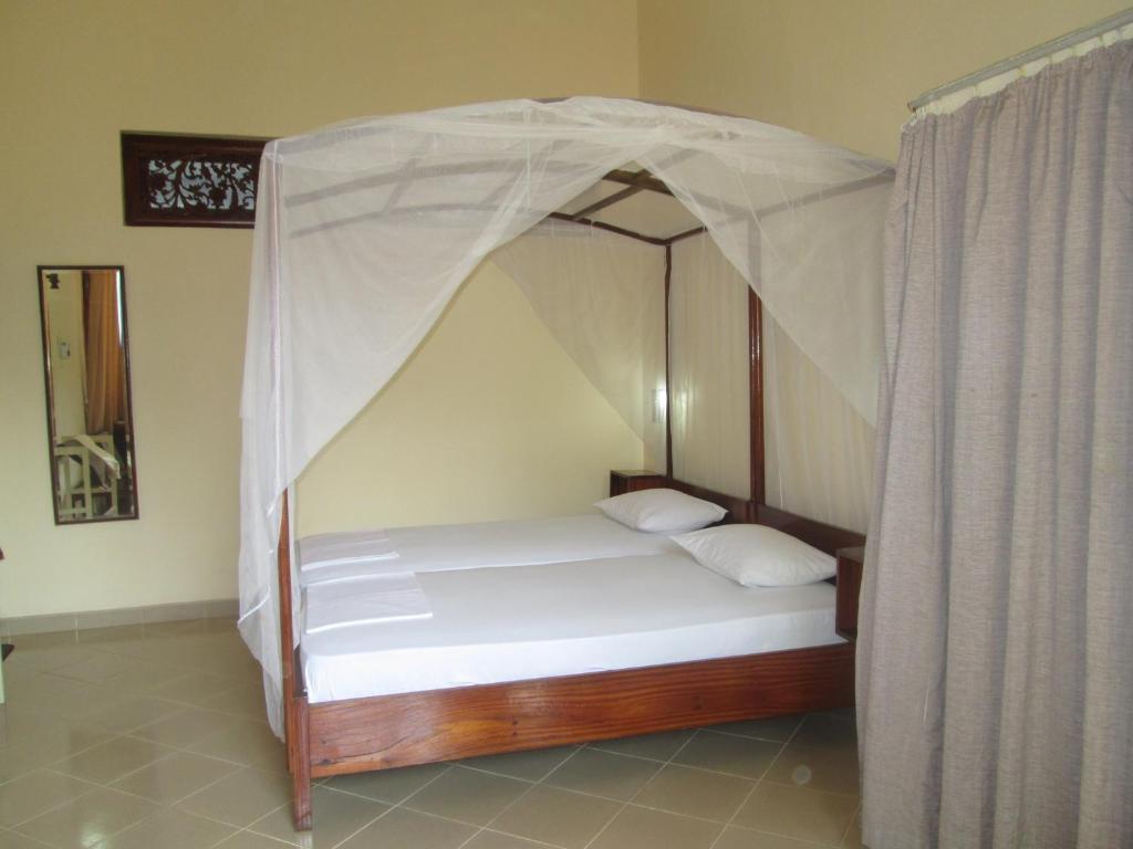 Tandem Guesthouse Hikkaduwa Buitenkant foto