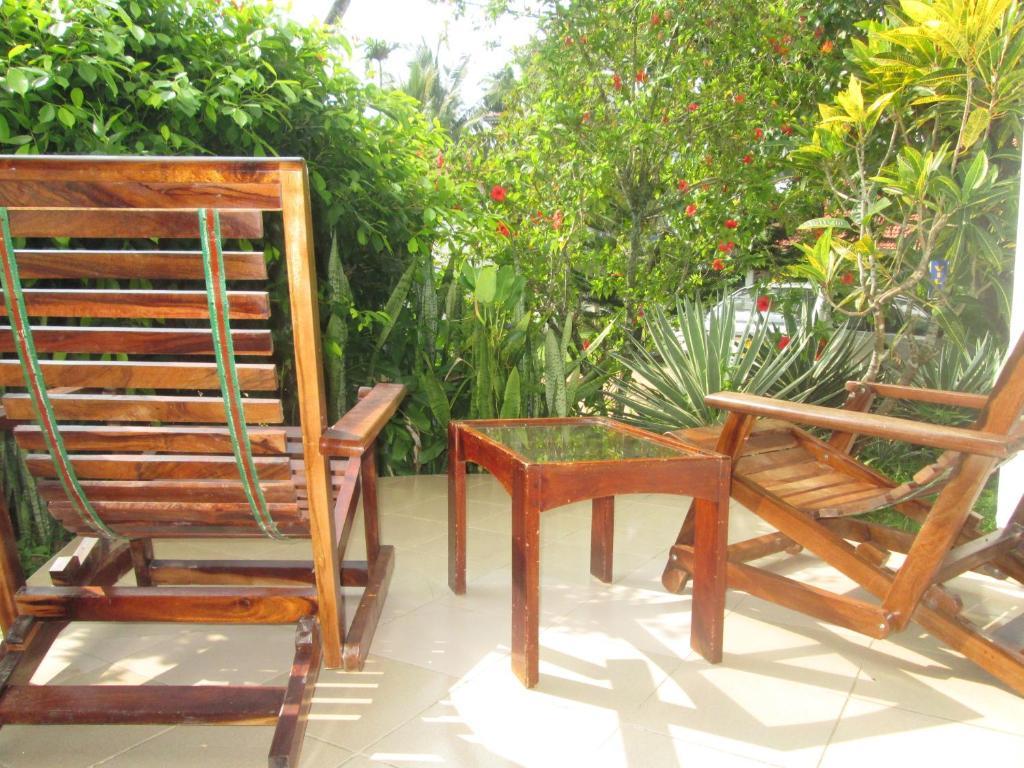 Tandem Guesthouse Hikkaduwa Buitenkant foto